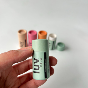 Bálsamo Labial Mini al por Mayor en Envase de Cartón Orgánico, Logotipo Personalizado, Envase de Bálsamo Labial, Protector Solar de Lujo, Tubo Redondo de Papel Artesanal - Product Image 3