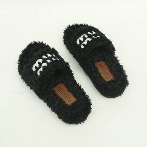 Sandalias de tacón cálidas de invierno para mujer, con plataforma y punta abierta, tipo pantufla, con bordado y forro de piel sintética - Product Image 1
