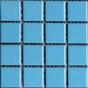 Azulejos de piscina quentes de 300*300mm são perfeitos para usar pisos de mosaico de vidro para piscinas