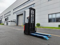 Chariot élévateur à conducteur debout économique avec batterie au plomb 24V 100Ah 200Ah, frein électromagnétique et levage de 3000 mm
