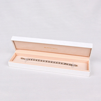 Boîtes à bijoux de luxe carrées en papier velours certifiées TUV, personnalisables avec logo, pour bracelets, colliers, boucles d'oreilles et bagues - Vente en gros