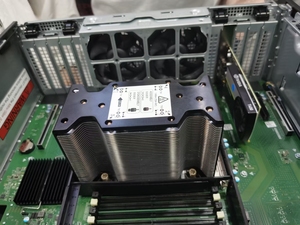 Estación de Trabajo en Torre 7960, Computadora de Escritorio T7960 en Oferta, Buen Precio, Disponible en Stock, Computación con GPU, Medios, IA - Product Image 2