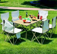 Table pliante d'extérieur moderne, portable, légère, facile à assembler, robuste et durable, idéale pour le camping et les marchés.
