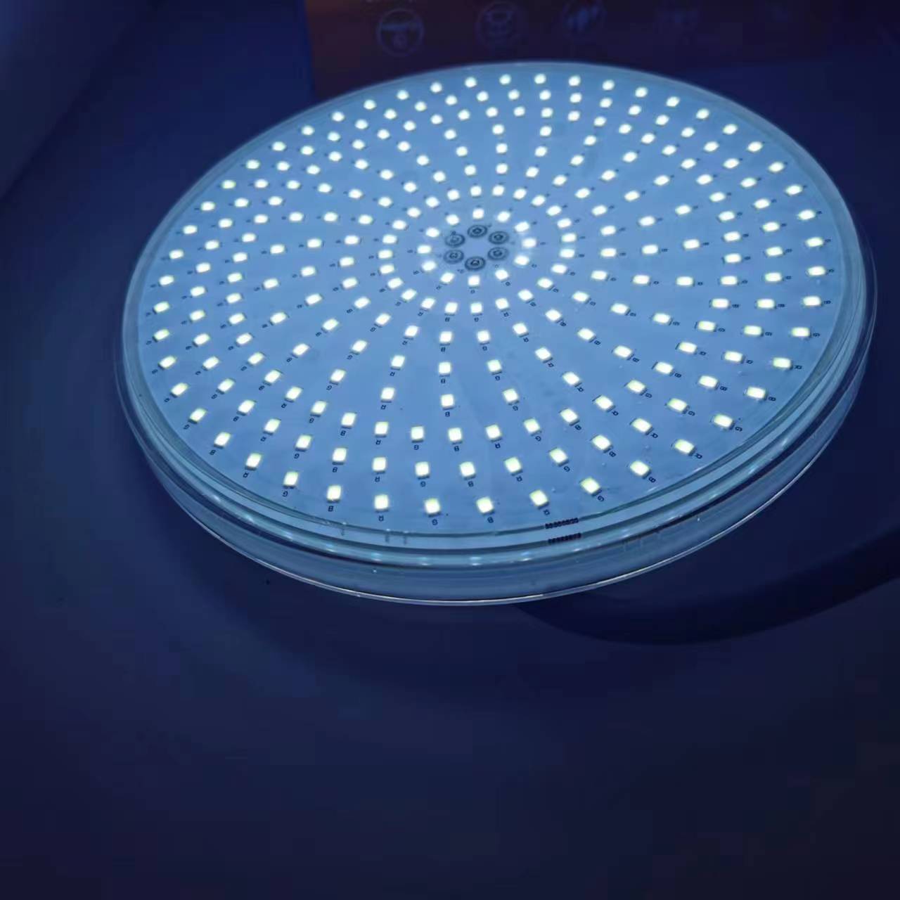 New Resin-Filled Aquarium RGB Underwater Light IP68 Spa Pool Light Emitting White Blue Green Color Par56 LED Pool Light