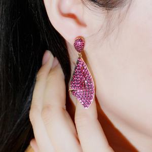 ต่างหูเงินแท้ S925 สไตล์วินเทจยุโรป-อเมริกัน ประดับเพชรซิคอนทรงกลีบดอกไม้ ดีไซน์เรขาคณิต เครื่องประดับเสริมบุคลิกสง่างาม - Product Image 4