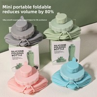 Bouteille d'eau pliable en silicone souple personnalisée OEM avec sac de transport en PP assorti pour une utilisation en extérieur