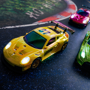 Voiture de course RC D703 4WD - Télécommande anti-interférence 2,<span class=keywords><strong>4</strong></span> GHz, contrôle <span class=keywords><strong>4</strong></span> canaux, échelle 1:64, utilisation intérieure/extérieure, prête à l'emploi - Product Image 3