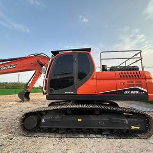 Excavadora Usada Doosan DX225LCA con Rompedor, Tubería, Acoplador Rápido, Pulgar Hidráulico para Demolición, Excavación de Zanjas y Trabajos Pesados - Product Image 1
