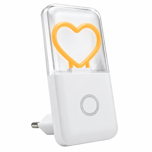 Veilleuse à brancher en gros avec capteur de lumière, 3 niveaux de luminosité réglables, lampe LED en forme de cœur à économie d'énergie 0,5W pour chambre et couloir - Product Image 1