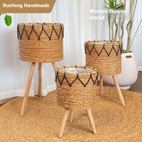 Keranjang gantung rotan hijau buatan tangan rak bunga anyaman tinggi sederhana penyimpanan lantai ruang tamu segitiga Pot tanaman elegan untuk