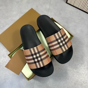 Venta directa de fábrica de pantuflas para hombre con logotipo personalizado de alta calidad, pantuflas de playa para mujer, sandalias de diseñador de marca de lujo - Product Image 2