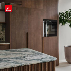 Koyu Tonlu Ahşap Kaplama Sade Ceviz Kaplama Mutfak Dolabı, Gizli Kapılı Kiler, Oluklu, Nervürlü, Çubuklu Ada, Entegre Kulplu - Product Image 3