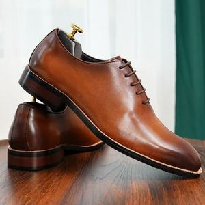 Zapatos de hombre de lujo y a la moda con cordones, combinación de colores azul y marrón, diseño de zapatos Oxford de estilo italiano. - Product Image 5