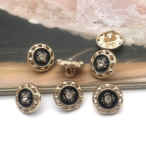 Oem ODM thiết kế Kẽm hợp kim đồng thau Kim Loại May nút bấm Stud nút <span class=keywords><strong>prong</strong></span> kim cương may nút cho quần áo may mặc - Product Image 4