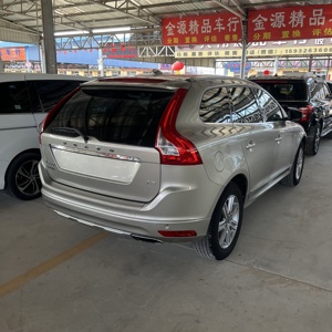 <span class=keywords><strong>Volvo</strong></span> <span class=keywords><strong>XC60</strong></span> del 2016, con Motore da 2.0L, in Ottime Condizioni e Pronta per la Vendita - Product Image 4