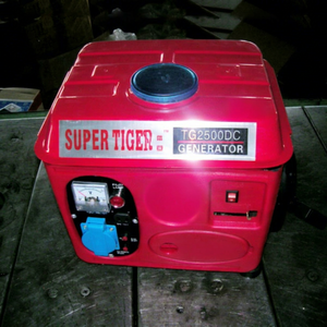 Generador Portátil de Gasolina de 650W, Mini, 12V, LB950-D, 50Hz, 24V CC, Arranque Eléctrico - Product Image 1