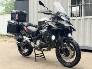 Motocicleta de Aventura TRK502X 500cc Refrigerada por Agua, Apta para Todas las Condiciones de Carretera, con ABS y Luces LED - Product Image 1