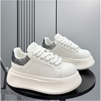 Chaussures pour hommes 2026 Nouveau style Chaussures de skate d'été respirantes à plateforme rehaussante Chaussures blanches à semelle épaisse