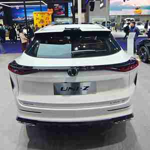 Coche de segunda mano Changan PHEV 2026 UNI-<span class=keywords><strong>Z</strong></span>, SUV de 5 puertas y 5 plazas, dirección hidráulica, <span class=keywords><strong>E</strong></span>-CVT, tracción delantera, volante <span class=keywords><strong>a</strong></span> la izquierda, vehículo de nueva energí<span class=keywords><strong>a</strong></span> UNI-<span class=keywords><strong>Z</strong></span> - Product Image 6