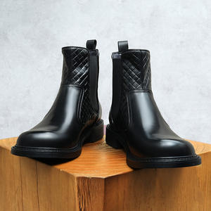 Cuir de vache confortable pour homme, fait à la main, avec un sceau à nouer imprimé rétro - Product Image 5