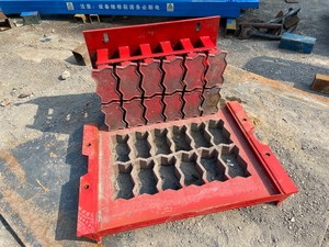 Máy làm gạch thân thiện QT4-28 bán tự động cho sản xuất khối xi măng quy mô trung bình - Product Image 6