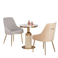 Chaise de salle à manger en velours de style moderne du milieu du siècle, chaise d'appoint rembourrée avec pieds en métal doré pour cuisine, salon, hôtel