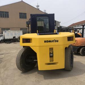 Komatsu FD100 d'occasion de 10 tonnes avec moteur, pompe hydraulique Nabtesco et moteur en stock pour livraison mondiale - Product Image 3