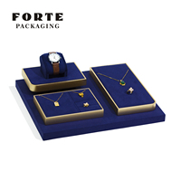 Présentoir de montres FORTE en microfibre et métal, design de luxe, couleur personnalisée pour comptoir et vitrine