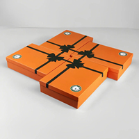 Caja de Envío de Cartón Corrugado Personalizable con Logotipo Estampado en Relieve, Laminado Mate, con Asas para Envíos de Ropa
