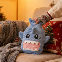 Bouillotte d'eau chaude en peluche douce bleue en forme de petit requin, coussin de bureau pour le sommeil