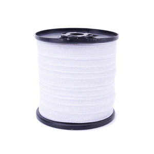 Ruban de clôture électrique rouge et blanc haute visibilité, 12 mm de large, résistant aux UV, âme en acier inoxydable de 0,20 mm pour la sécurité des fermes - Product Image 1