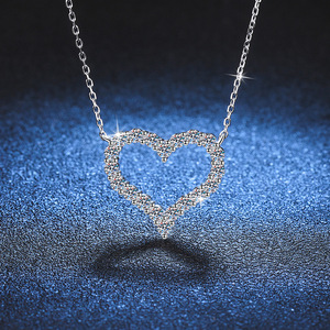 Collar Romántico con Colgante de Moissanita en Forma de Corazón, Chapado en Plata S925, Corte Brillante, Certificado por Terceros, Regalo de Boda - Product Image 1
