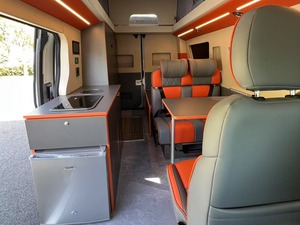 Fourgonnette de camping électrique Farizon Super <span class=keywords><strong>Van</strong></span> Pure avec toit relevable, idéale <span class=keywords><strong>pour</strong></span> les voyages d'affaires et le camping familial - Product Image 6