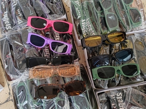 FF885 レディース メンズ レターチャンキーフレームサングラス ヴィンテージ トレンド サングラス レトロ レクタングルサングラス - Product Image 5