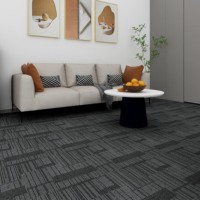 Carreaux de tapis commerciaux Carreaux de tapis en polypropylène PVC à vendre Tapis de bureau géométrique gris pour bureau d'hôtel