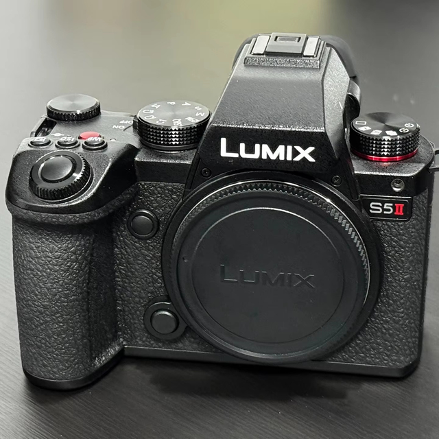 Second-Hand Cheap Lumix S5 Mark II 24.2MP Full-Frame CMOS DSLR Camera with SD Card and Full HD Video Capture