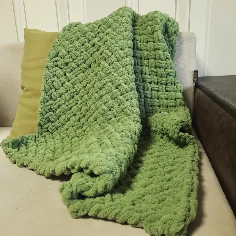 2023 नई नरम हस्तनिर्मित आलीशान कंबल बुना हुआ चंकी बच्चे प्लेड ग्रीन नरम Crochet कंबल W5297