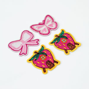 Prix d'usine OEM ODM Patchs en feutre brodés faits à la main à coller au fer pour sacs - Product Image 2