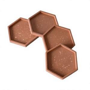 Ensemble de sous-verres en résine faits à la main pour tasses à café, mugs à thé, verres et boissons chaudes ou froides, avec une décoration de table élégante - Product Image 1
