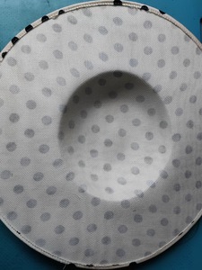 Chapeau en sinamay à pois pour femme, 40*40cm, vente en gros, à large bord plat, pour église, courses, mariage, invitées et occasions formelles - Product Image 4