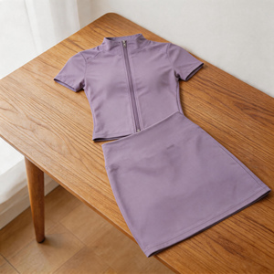 Conjunto Deportivo Casual de Dos Piezas para <span class=keywords><strong>Mujer</strong></span>, Top de Manga Corta con Cuello Alto y Cierre, Minifalda Ajustada, Estilo Moderno de Verano, Gran Venta 2026 - Product Image 4