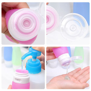 Set de artículos de tocador de silicona tamaño viaje 89ml, botella portátil para loción, gel de ducha y champú para usar en aviones - Product Image 1