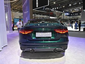 <span class=keywords><strong>Jaguar</strong></span> XEL Sedán <span class=keywords><strong>Deportivo</strong></span> de Lujo de Tamaño Mediano |   Viaje Urbano de Alta Gama con Conducción Suave para Todo el Mundo - Product Image 6