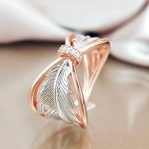 Anello creativo bicolore per donna, design color oro e argento, gioielli eleganti e alla moda - Product Image 3