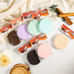 流行礼品和促销品2合1饼干形设计手持便携式化妆镜带梳子 - Product Image 2