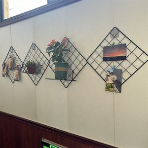 Panneau mural décoratif écologique et imperméable de forme carrée pour salon, <span class=keywords><strong>grille</strong></span> en fer DIY moderne pour accrocher des photos avec pompons amovibles - Product Image 4