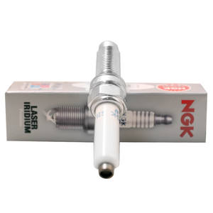 Bougies d'allumage haute puissance NGK, énergie d'allumage améliorée, pièces d'allumage automobile, idéales pour les systèmes de moteurs à haut rapport de compression - Product Image 1