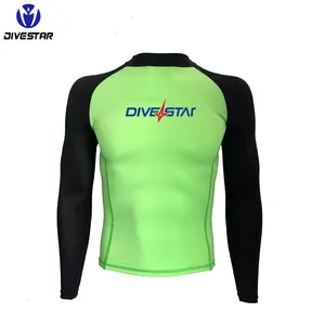 DIVESTAR-Camisetas de natación de manga larga para hombre UPF 50 +, ropa deportiva holgada de LICRA Rashguard transpirable y con protección UV para adultos