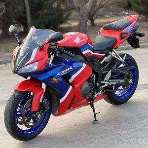 <span class=keywords><strong>Moto</strong></span> sportive haute performance Honda1 Cbr600 600cc, quatre cylindres en ligne, refroidissement liquide, EFI, ABS pour la route et la piste - Product Image 1