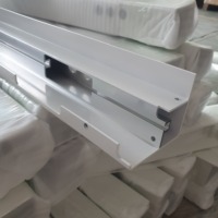 Composants d'assemblage pour murs-rideaux et fenêtres en profilés d'aluminium extrudé, revêtement poudré, multi-cavités, creux
